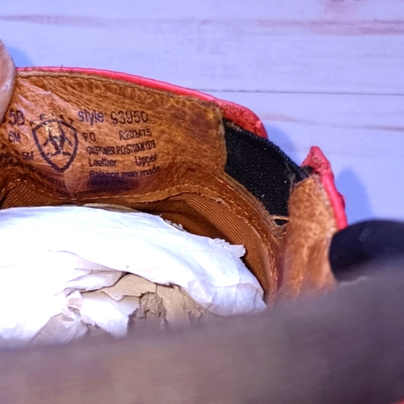 Ariat Women's US Sz 8.5 B Red Leather Slip On Comfort Shoes - Picture 10 of 10